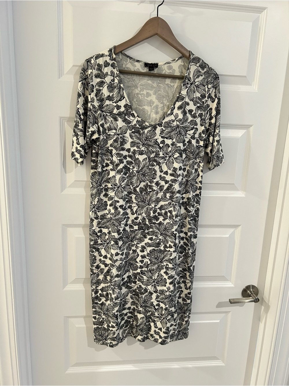 J Jill Wearever Floral Dress Cream Black